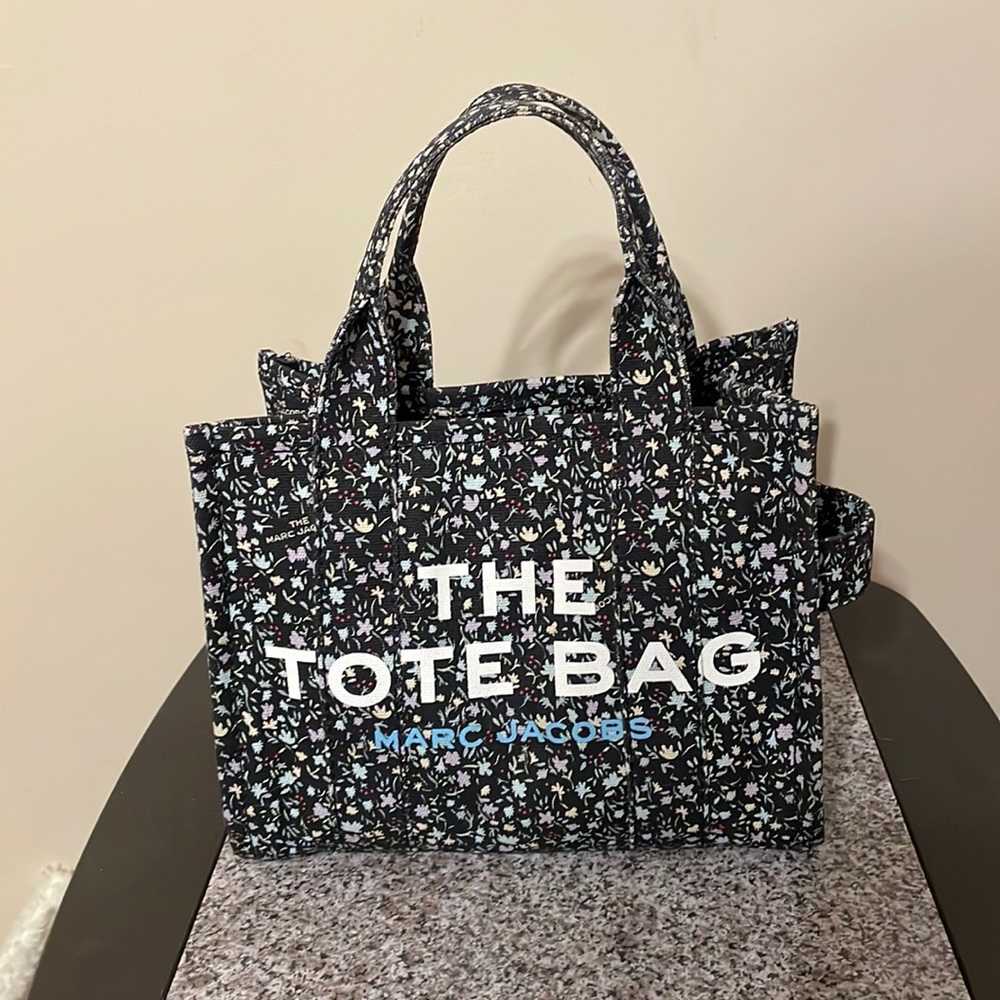 Marc Jacobs “The Tote Bag” Mini